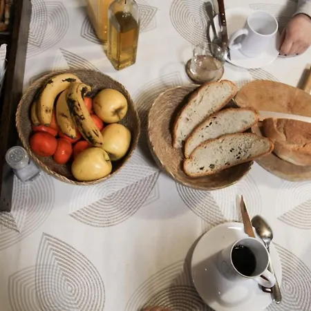 El Rebezo Hostel Torrebarrio