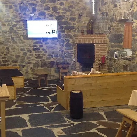 El Rebezo Hostel Torrebarrio